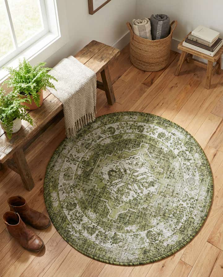 3' x 3' Easy-Clean Traditional Indoor / Outdoor Round Rug