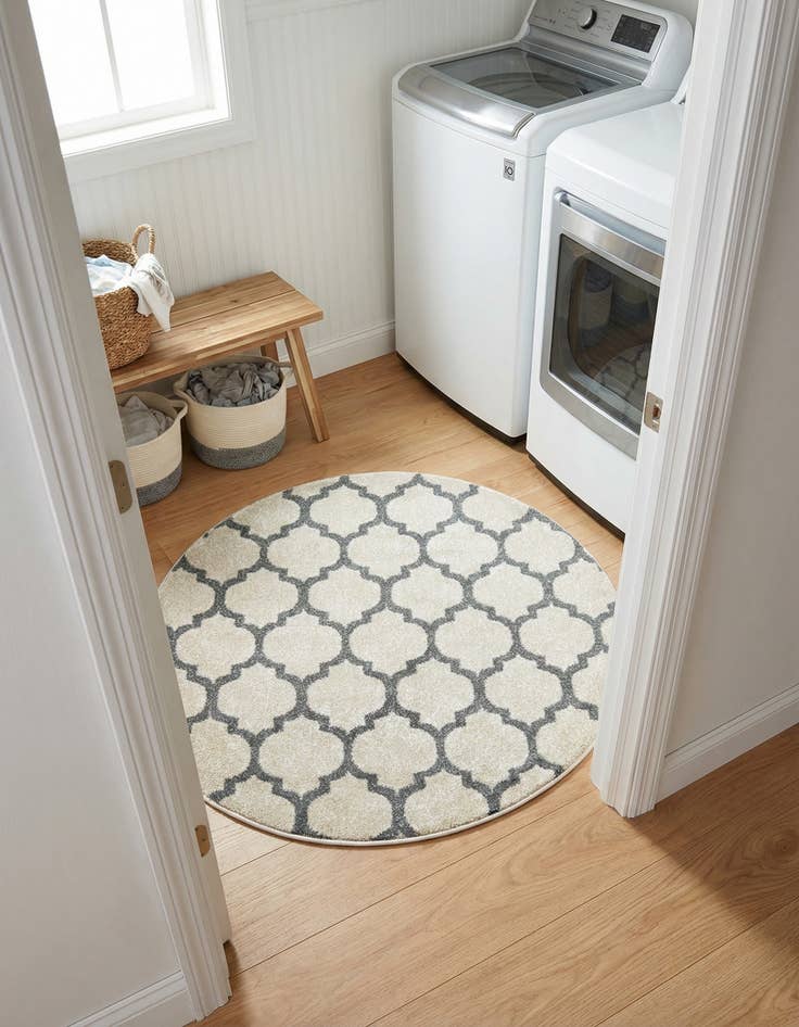 Detail image of  3' x 3' Lattice Round Rug