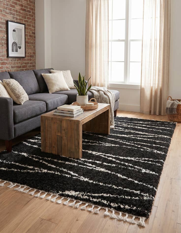 Detail image of 5' 3 x 8' Serenity Shag Rug
