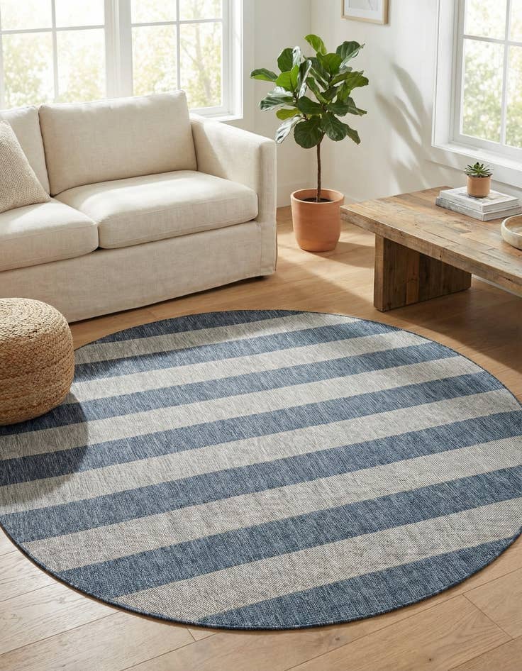 Detail image of 7' 10 x 7' 10 Washable Ribbon Indoor / Outdoor Round Rug