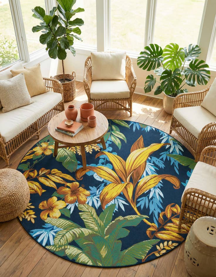 Detail image of 7' x 7' Washable Botanical Indoor / Outdoor Round Rug