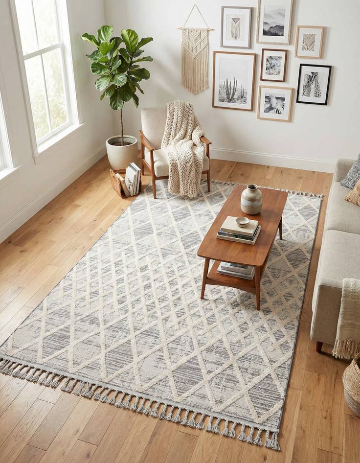 Detail image of 5' 3 x 8' Arlo Rug