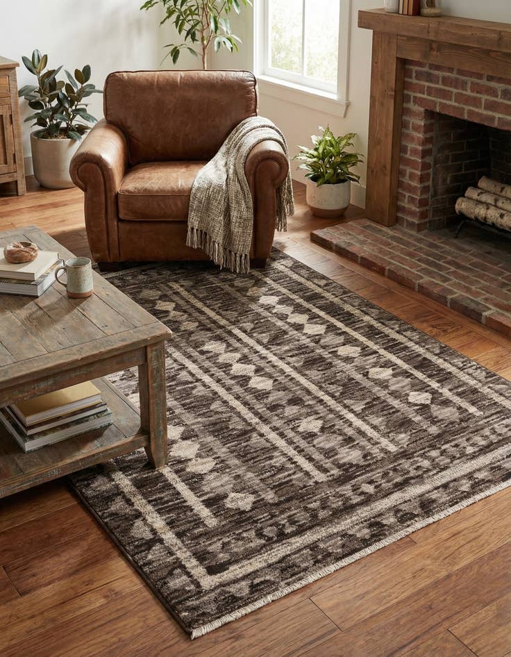 Detail image of 4' x 6' 3 Grand Tradition Rug