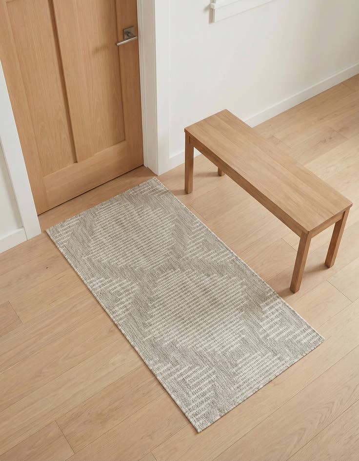 Detail image of 2' x 4' Washable Modern Indoor / Outdoor Runner Rug