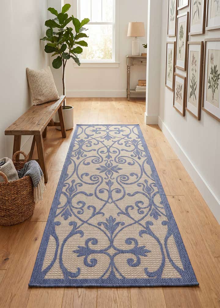 2' 2 x 6' Easy-Clean Botanical Indoor / Outdoor Runner Rug