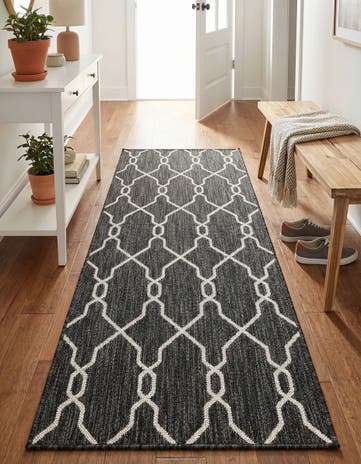 2' x 6' Easy-Clean Lattice Indoor / Outdoor Runner Rug