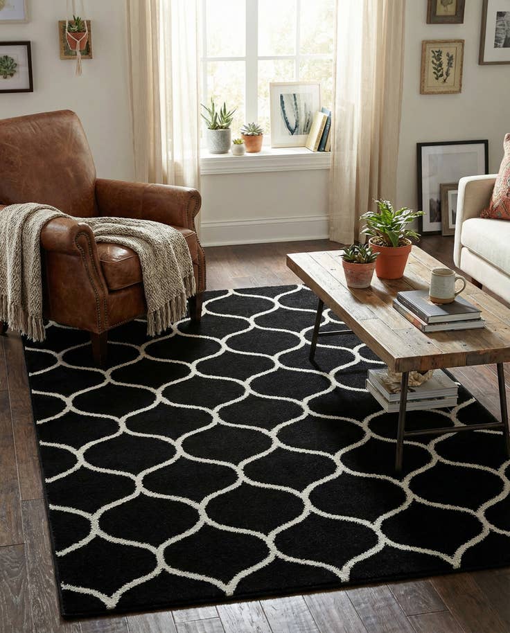 Detail image of 4' x 6' Lattice Frieze Rug