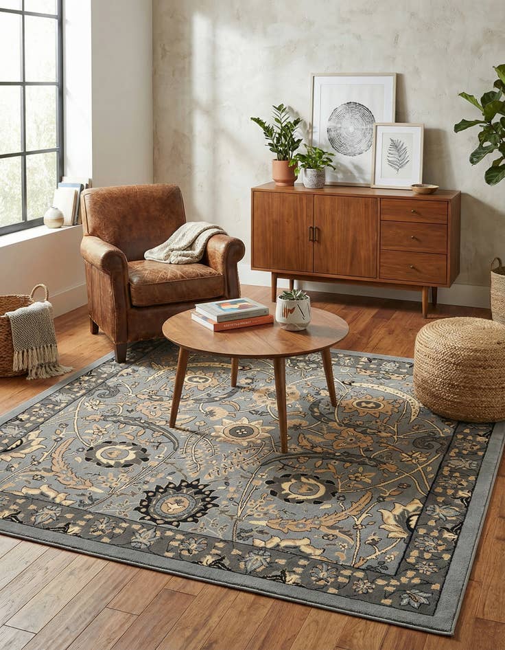 Detail image of 7' 10 x 7' 10 Isfahan Design Square Rug