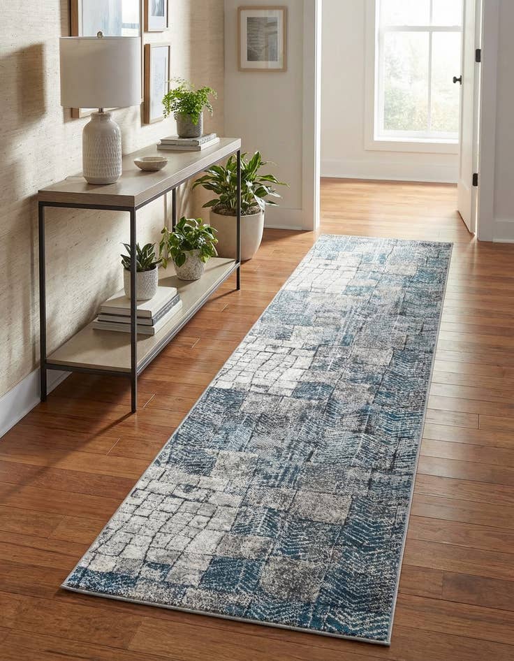 Detail image of 2' 7 x 10' Valencia Runner Rug