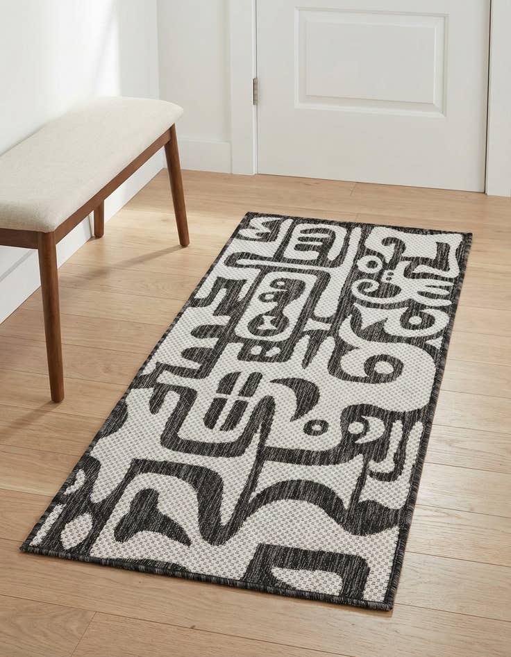 Detail image of 2' x 4' Washable Modern Indoor / Outdoor Runner Rug
