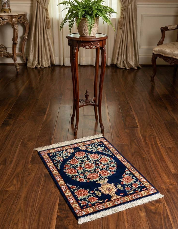 Detail image of 1' 9 x 2' 4 Ghom Silk Square Rug