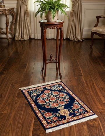 1' 9 x 2' 4 Ghom Silk Square Rug