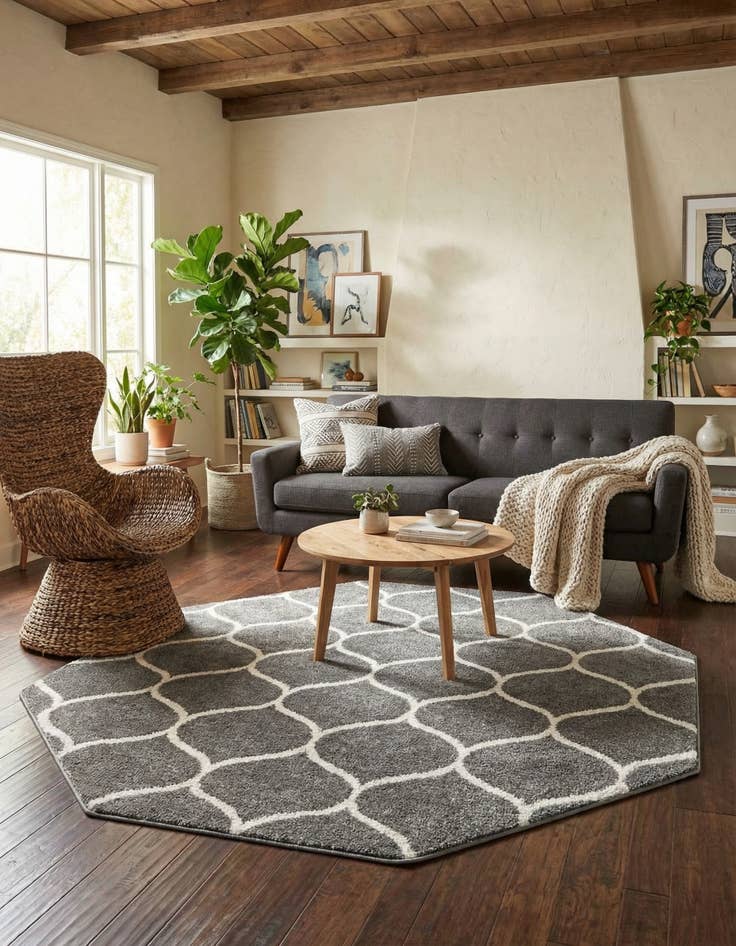 Detail image of 7' 10 x 7' 10 Lattice Frieze Octagon Rug