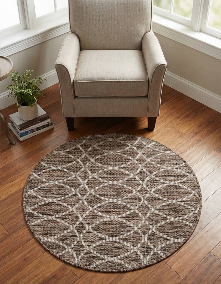 Detail image of 3' x 3' Easy-Clean Trellis Indoor / Outdoor Round Rug