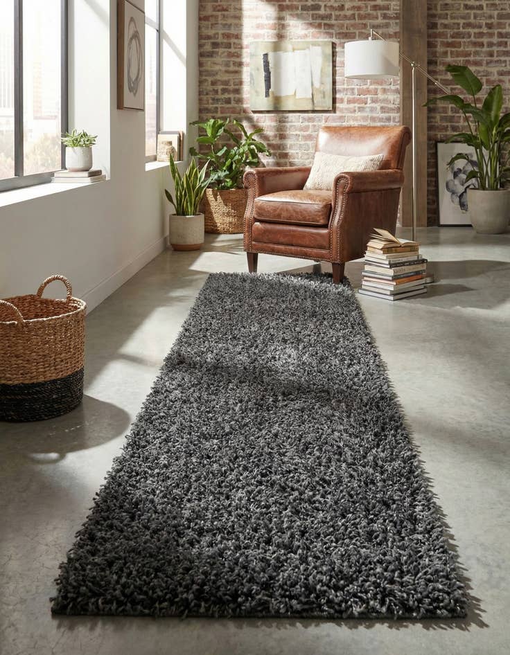 Detail image of 2' 7 x 10' Zermatt Shag Runner Rug