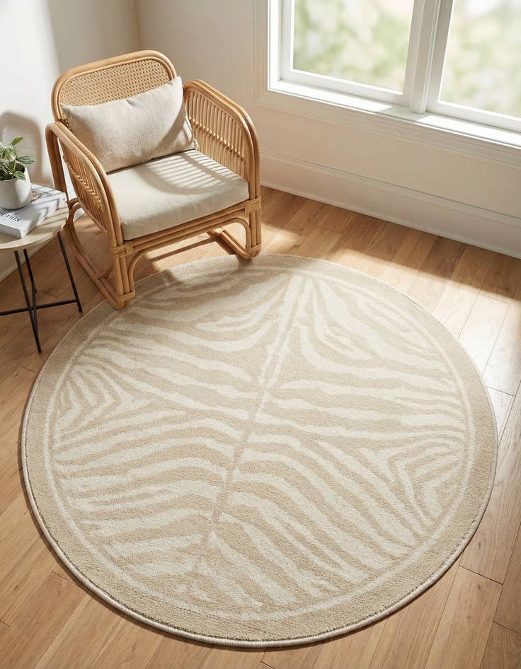Detail image of  4' x 4' Savannah Round Rug