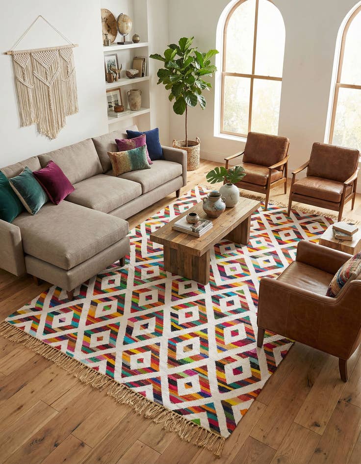 Detail image of 7' 1 x 10'  Hand Woven Chindi Trellis Rug