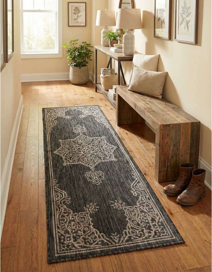 Detail image of 2' x 6' Washable Traditional Indoor / Outdoor Runner Rug