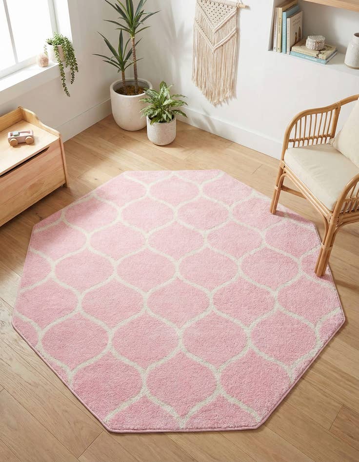 Detail image of 5' 3 x 5' 3 Trellis Frieze Octagon Rug