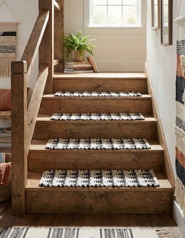 0' 9 x 2' 6 Hand Woven Chindi Jute Stair Rug