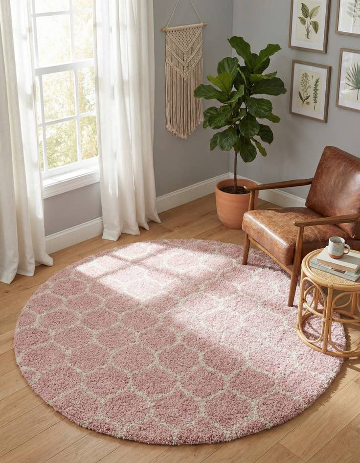 Detail image of  7' 10 x 7' 10 Lattice Shag Round Rug