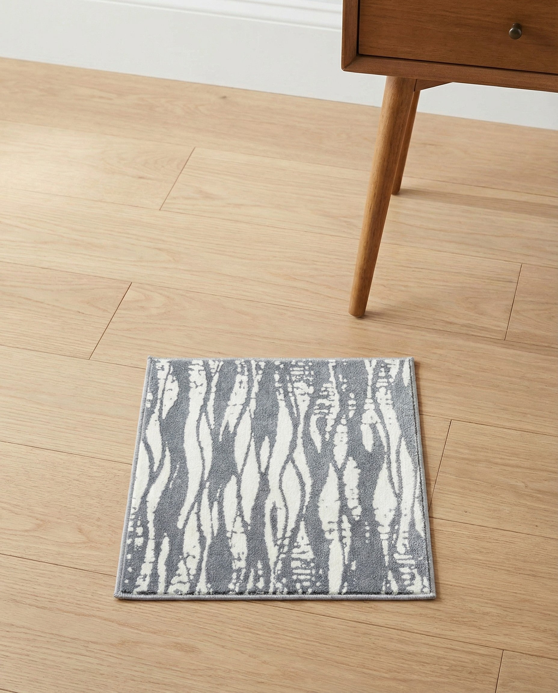 1' 4 x 1' 4 Vince Camuto Sample Rug