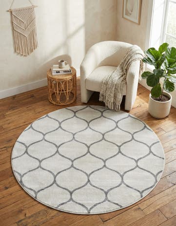 7' x 7' Lattice Frieze Round Rug