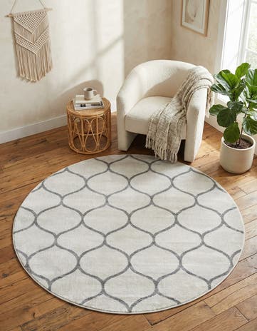 7' x 7' Lattice Frieze Round Rug