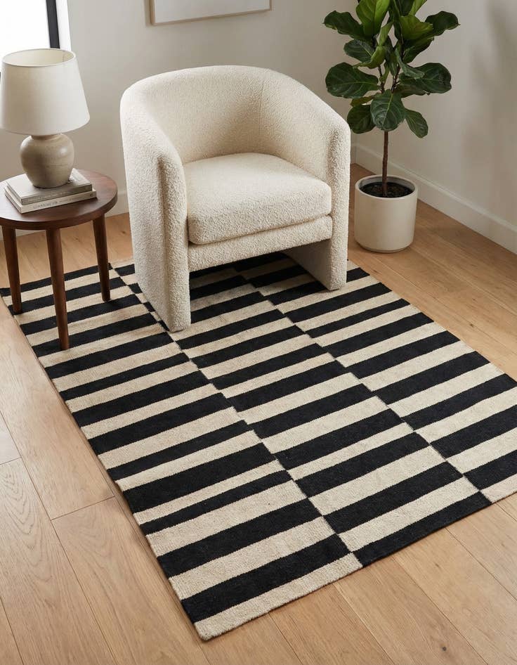 Detail image of 3' 7 x 4' 9 Hand Woven Kilim Modern Wool Rug