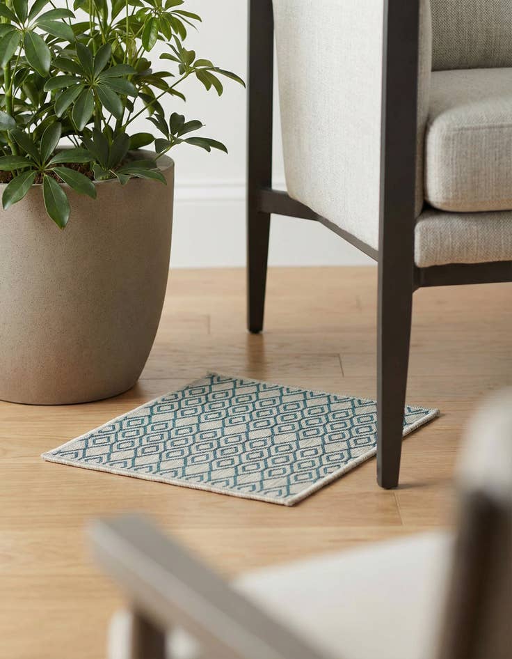 Detail image of 1' 4 x 1' 4 Washable Jill Zarin Turks and Caicos Indoor / Outdoor Sample Rug