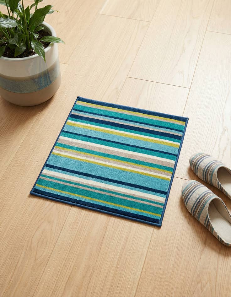 Detail image of 1' 4 x 1' 4 Azalea Sample Rug