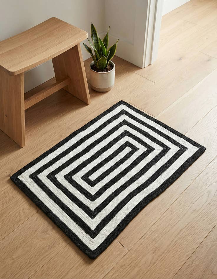 Detail image of 2' 2 x 3' 1  Hand Woven Eco Verse   Washable Indoor / Outdoor Rug