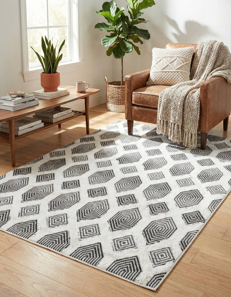 Detail image of 4' 5 x 6' Sabrina Soto Casa Havana Rug