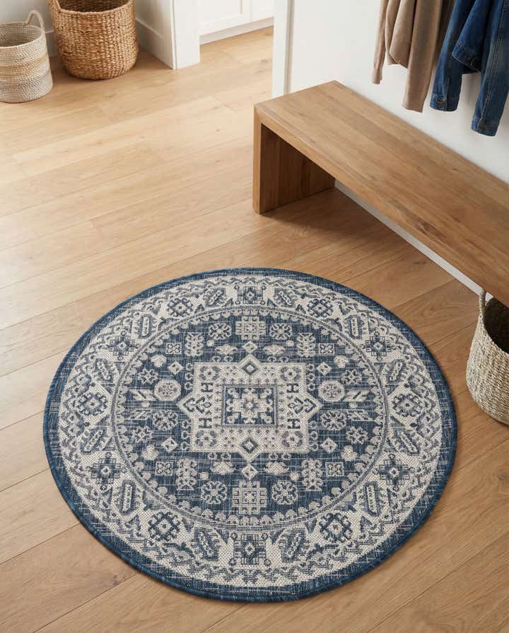3' x 3' Easy-Clean Aztec Indoor / Outdoor Round Rug