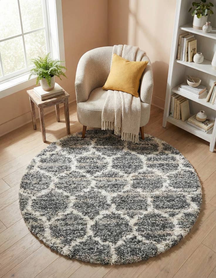 Detail image of 5' x 5' Lagom Shag Round Rug