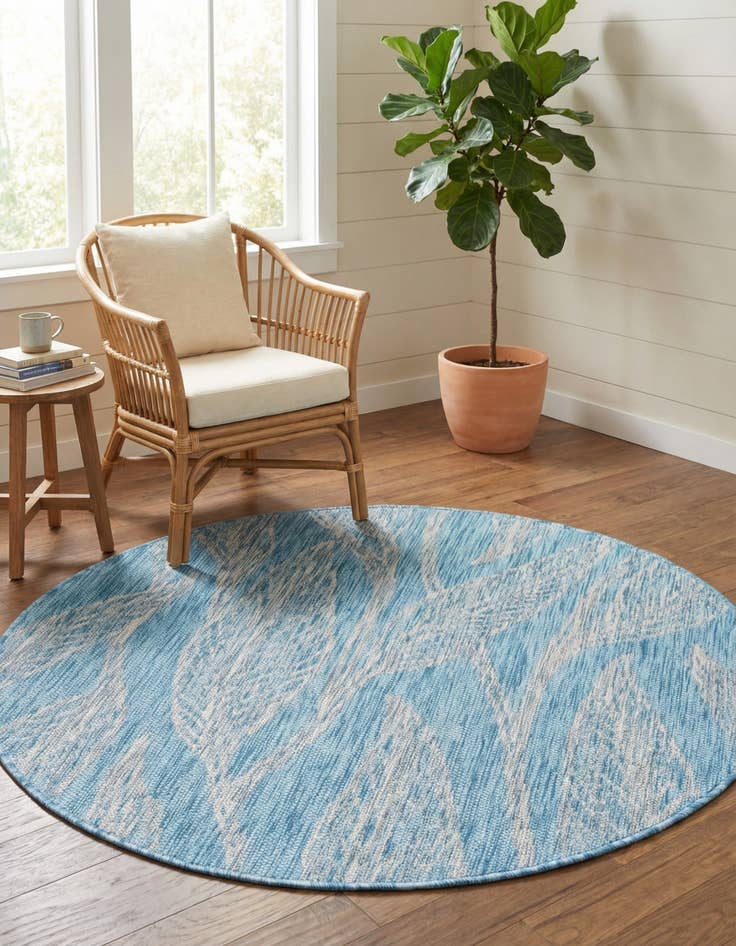 Detail image of 4' x 4'  Washable Botanical Indoor / Outdoor Round Rug