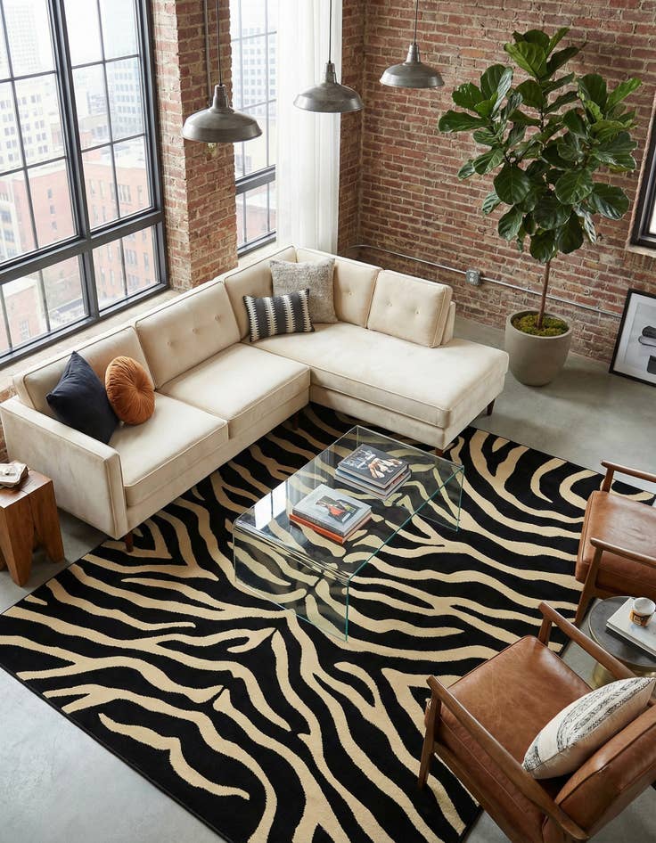 Detail image of 7' 10 x 10' Safari Rug