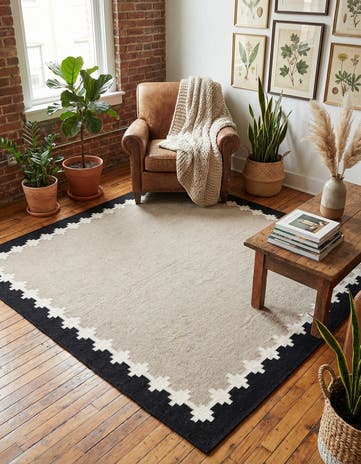 7' 10 x 7' 10 Hand Woven Kilim Wool Square Rug