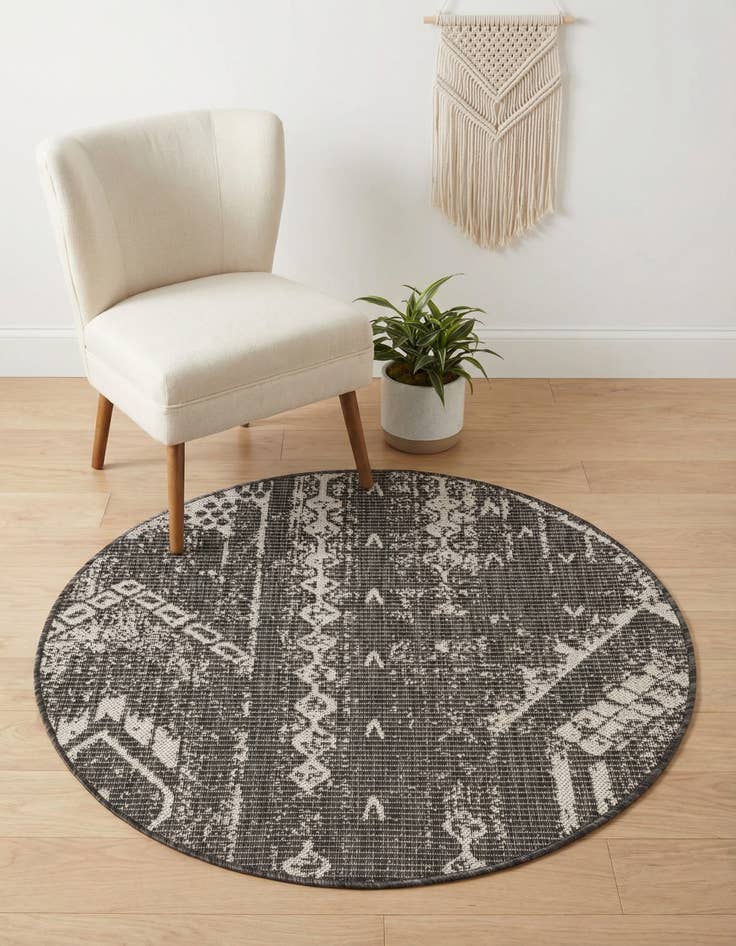 Detail image of 3' x 3'  Washable Bohemian Indoor / Outdoor Round Rug