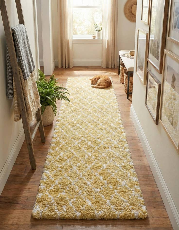 Detail image of 2' 7 x 10' Marrakesh Shag Runner Rug