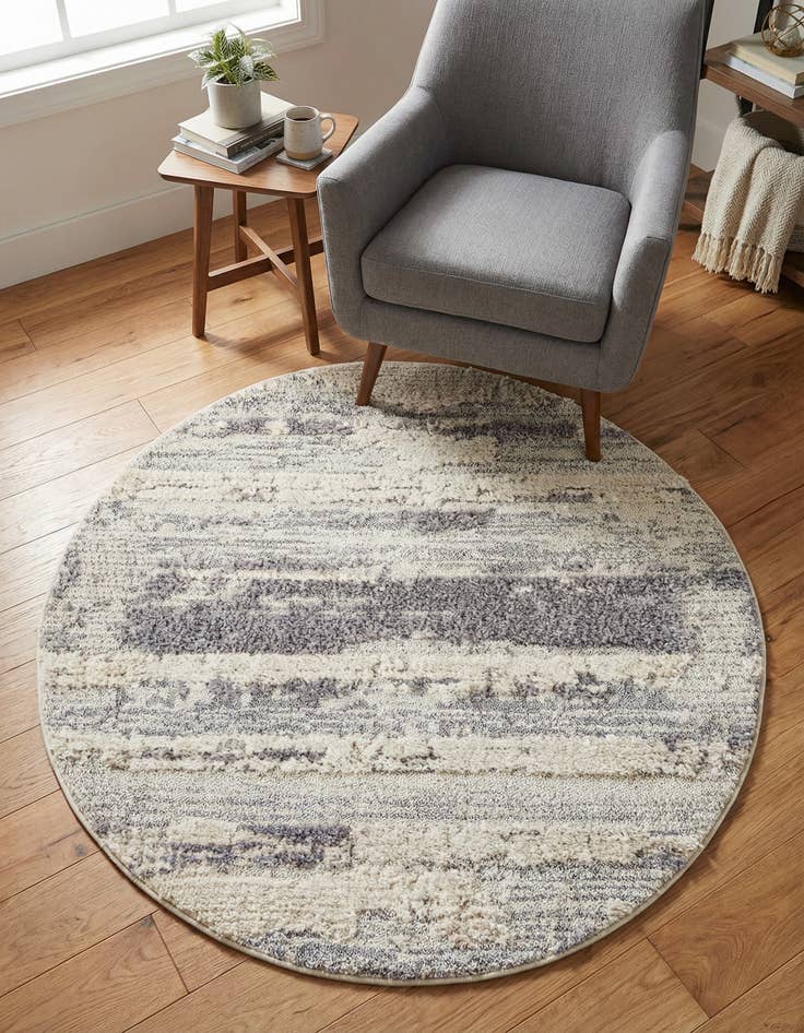 Detail image of 4' x 4' Cherokee Round Rug