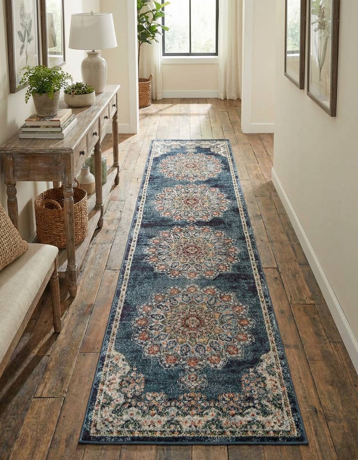 Detail image of 2' 7 x 10' Isabella Runner Rug