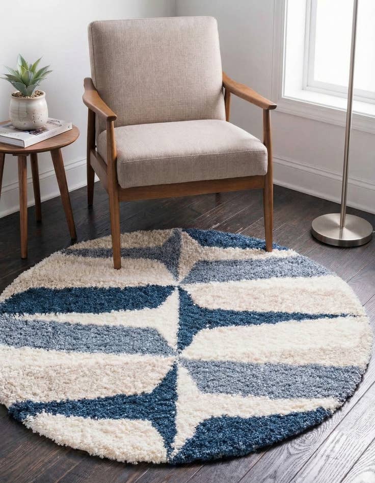 Detail image of 3' 3 x 3' 3 Athena Shag Round Rug