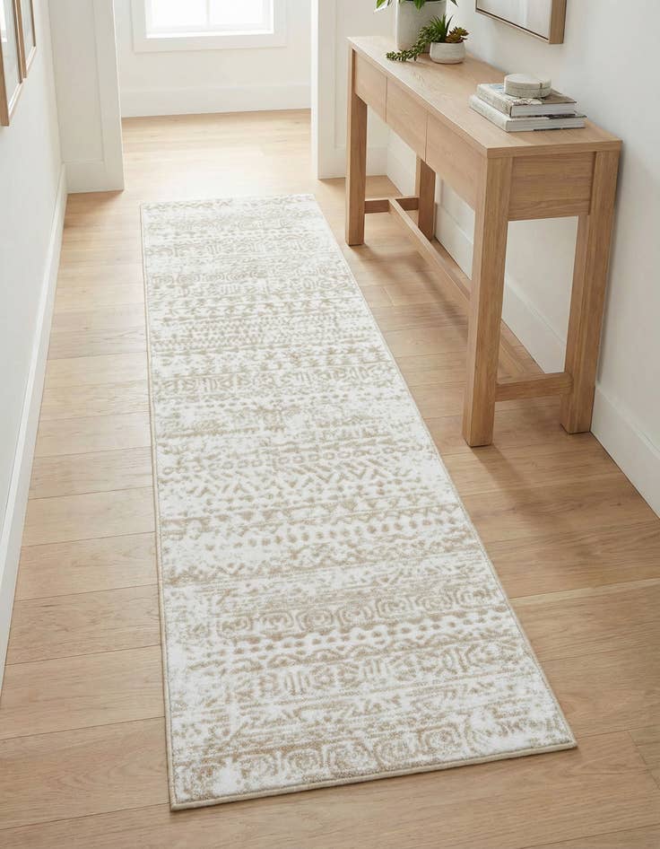 Detail image of 2' x 7' Hermitage Runner Rug