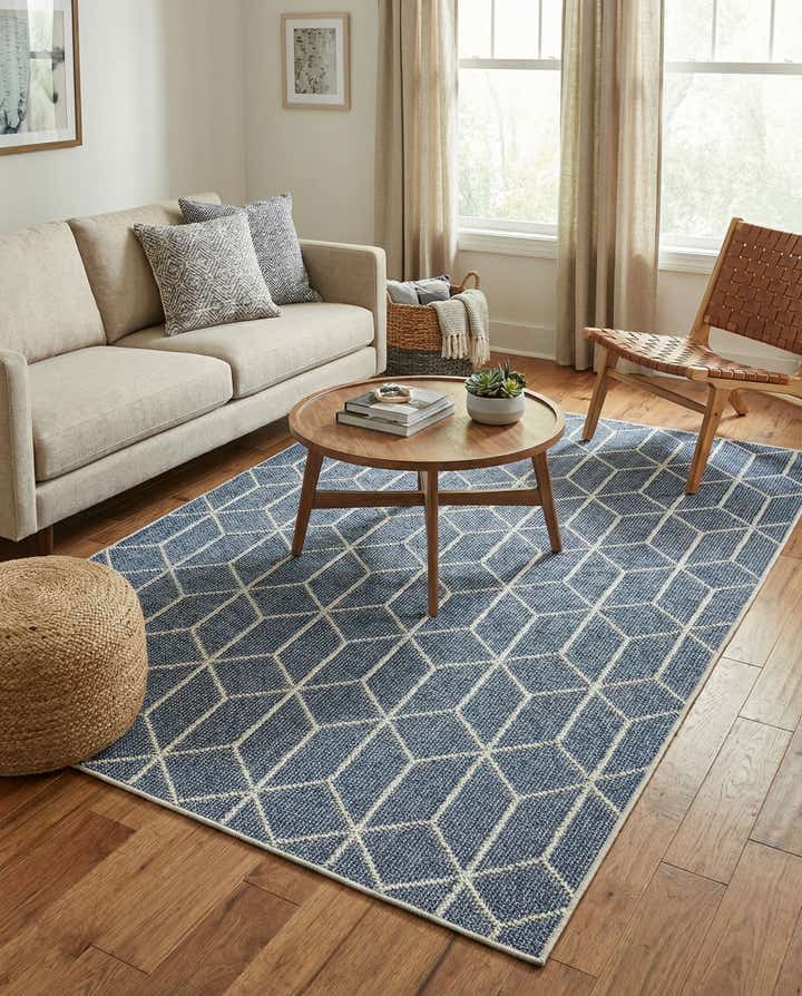 4' 1 x 6' 1 Easy-Clean Lattice Indoor / Outdoor Rug