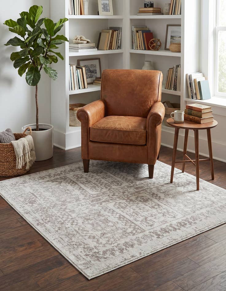 Detail image of 4' x 4' Oxford Square Rug
