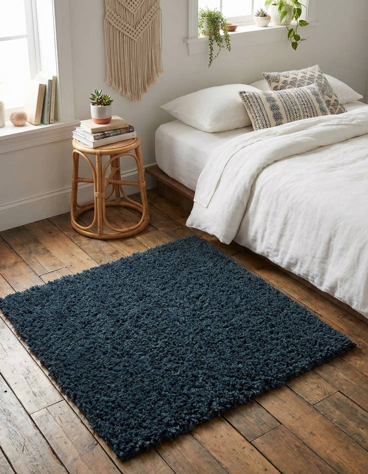 Detail image of 3' 3 x 3' 3 Everyday Shag Square Rug