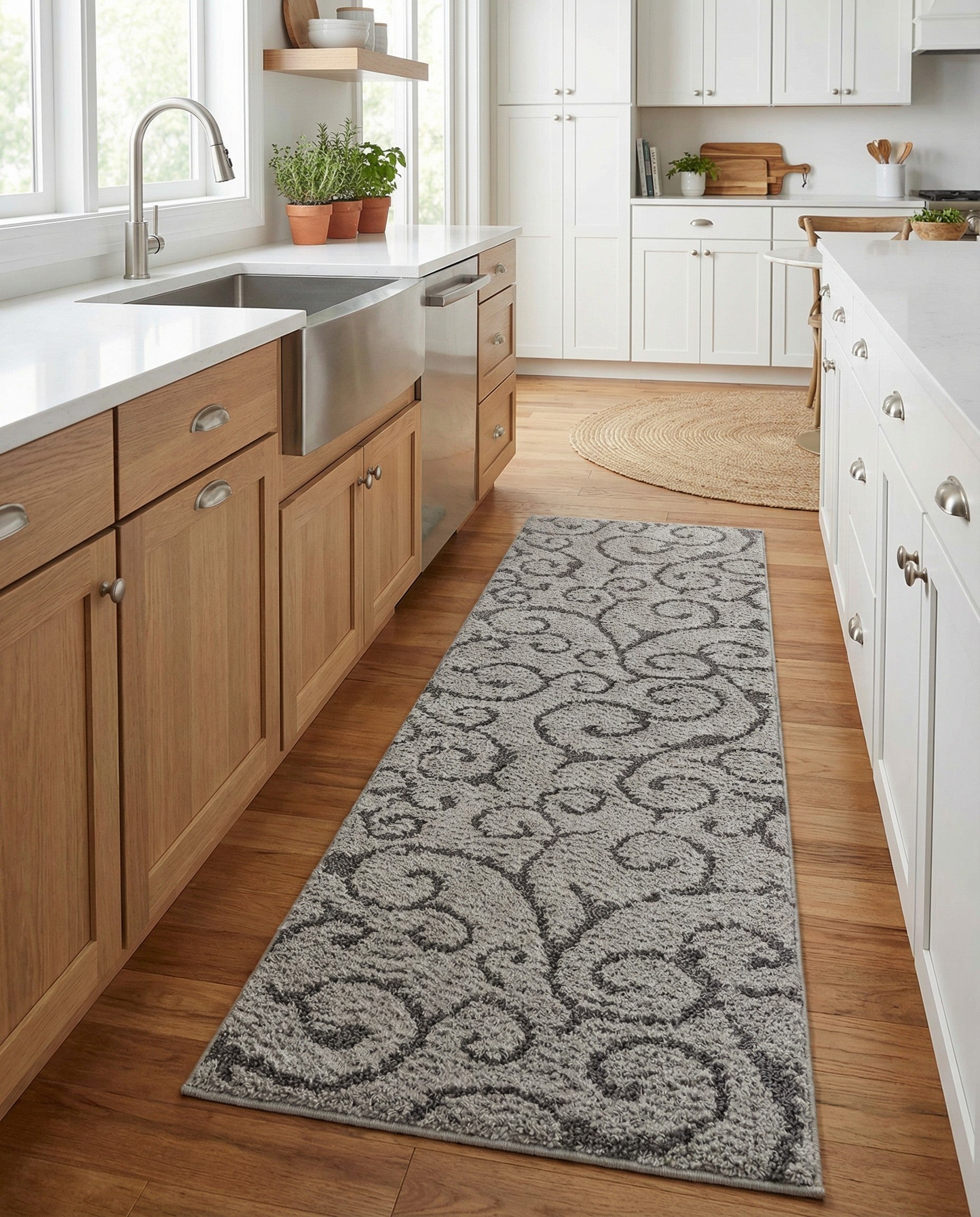 2' x 6' 9 Floral Shag Runner Rug