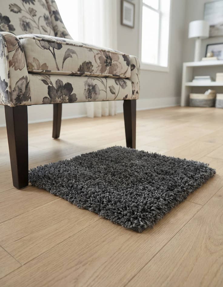 Detail image of 1' 4 x 1' 4 Marilyn Monroe&trade; Shag Sample Rug