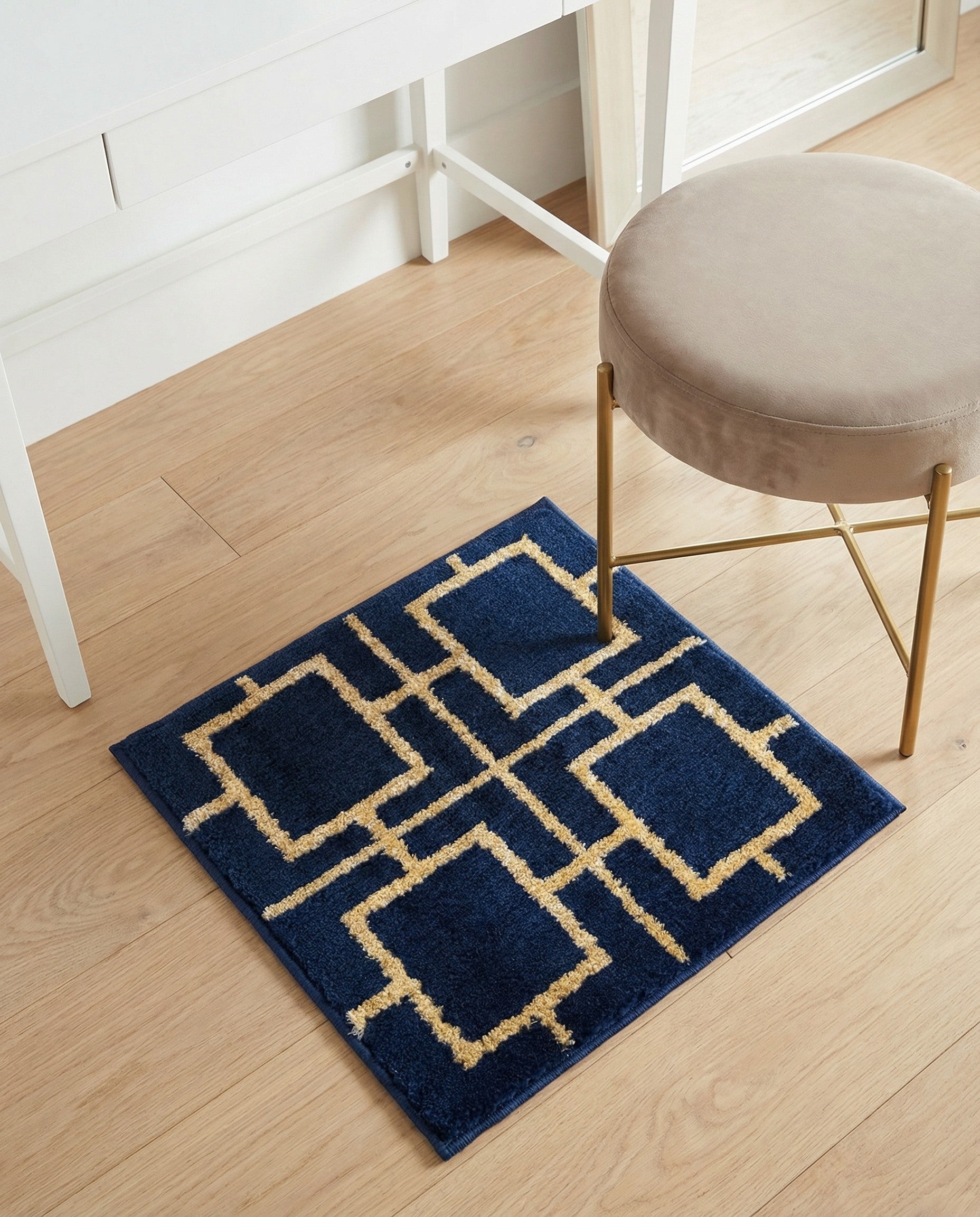 1' 4 x 1' 4 Marilyn Monroe™ Glam Deco Sample Rug